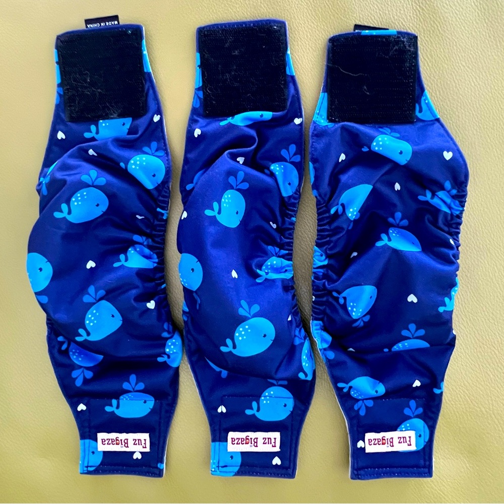 LIKE NEW, Male Dog/Puppy Washable Diapers/Belly Wraps, Size XS, Quantity 3